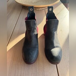 Lavorazione artigiana Black and Red Ankle Boots